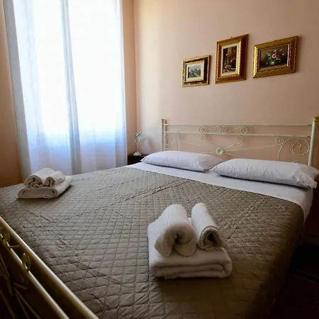 Apartment Classicosuitetetti Attico Di Charme Con Terrazza Solarium Privata, A Pochi Minuti Dalla Fiera E Dal Mare *