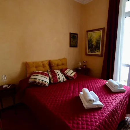 Apartment Classicosuitetetti Stylish Penthouse With Private Sun Terrace, Near The Fiera And Beaches Genua