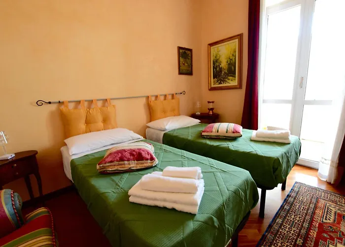 Apartment Classicosuitetetti Attico Di Charme Con Terrazza Solarium Privata, A Pochi Minuti Dalla Fiera E Dal Mare Genua