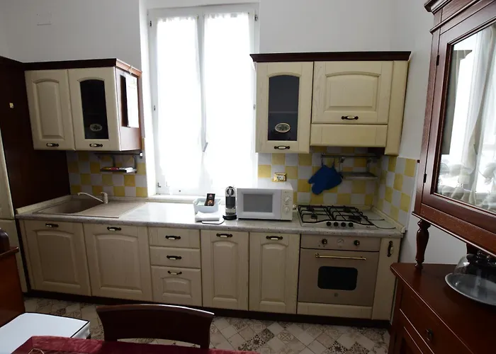 Apartamento Classicosuitetetti Attico Di Charme Con Terrazza Solarium Privata, A Pochi Minuti Dalla Fiera E Dal Mare Génova