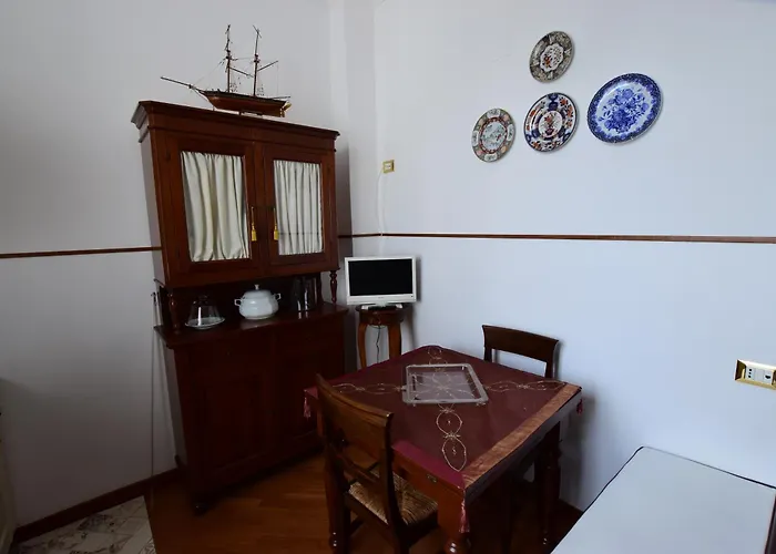 Apartamento Classicosuitetetti Attico Di Charme Con Terrazza Solarium Privata, A Pochi Minuti Dalla Fiera E Dal Mare *