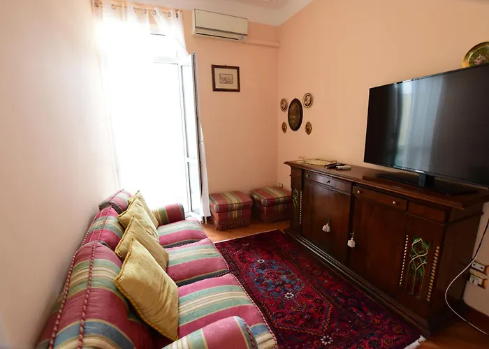 Apartment Classicosuitetetti Attico Di Charme Con Terrazza Solarium Privata, A Pochi Minuti Dalla Fiera E Dal Mare