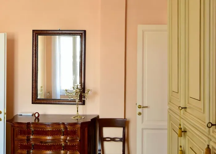 Apartamento Classicosuitetetti Attico Di Charme Con Terrazza Solarium Privata, A Pochi Minuti Dalla Fiera E Dal Mare