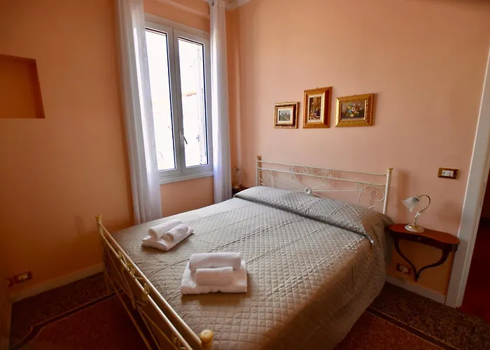 Apartamento Classicosuitetetti Attico Di Charme Con Terrazza Solarium Privata, A Pochi Minuti Dalla Fiera E Dal Mare