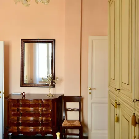 Апартаменты Classicosuitetetti Stylish Penthouse With Private Sun Terrace, Near The Fiera And Beaches