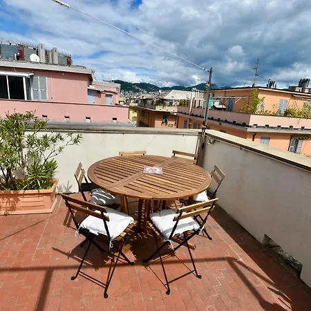 Classicosuitetetti Stylish Penthouse With Private Sun Terrace, Near The Fiera And Beaches 아파트 제노바