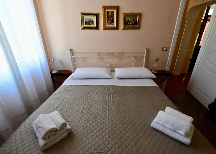 Classicosuitetetti Attico Di Charme Con Terrazza Solarium Privata, A Pochi Minuti Dalla Fiera E Dal Mare Apartment *