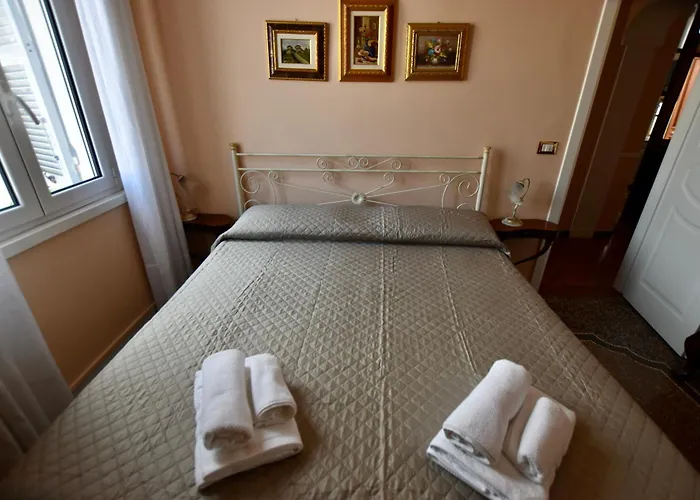 Classicosuitetetti Attico Di Charme Con Terrazza Solarium Privata, A Pochi Minuti Dalla Fiera E Dal Mare Genoa