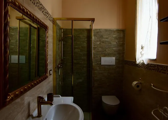 Classicosuitetetti Attico Di Charme Con Terrazza Solarium Privata, A Pochi Minuti Dalla Fiera E Dal Mare * Genoa