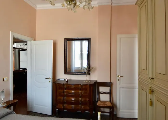 Classicosuitetetti Attico Di Charme Con Terrazza Solarium Privata, A Pochi Minuti Dalla Fiera E Dal Mare Genoa