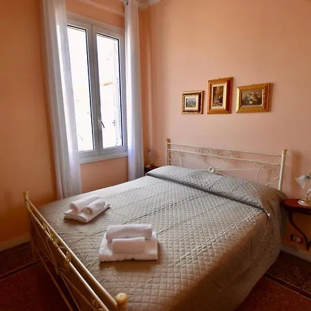 Lejlighed Classicosuitetetti Attico Di Charme Con Terrazza Solarium Privata, A Pochi Minuti Dalla Fiera E Dal Mare